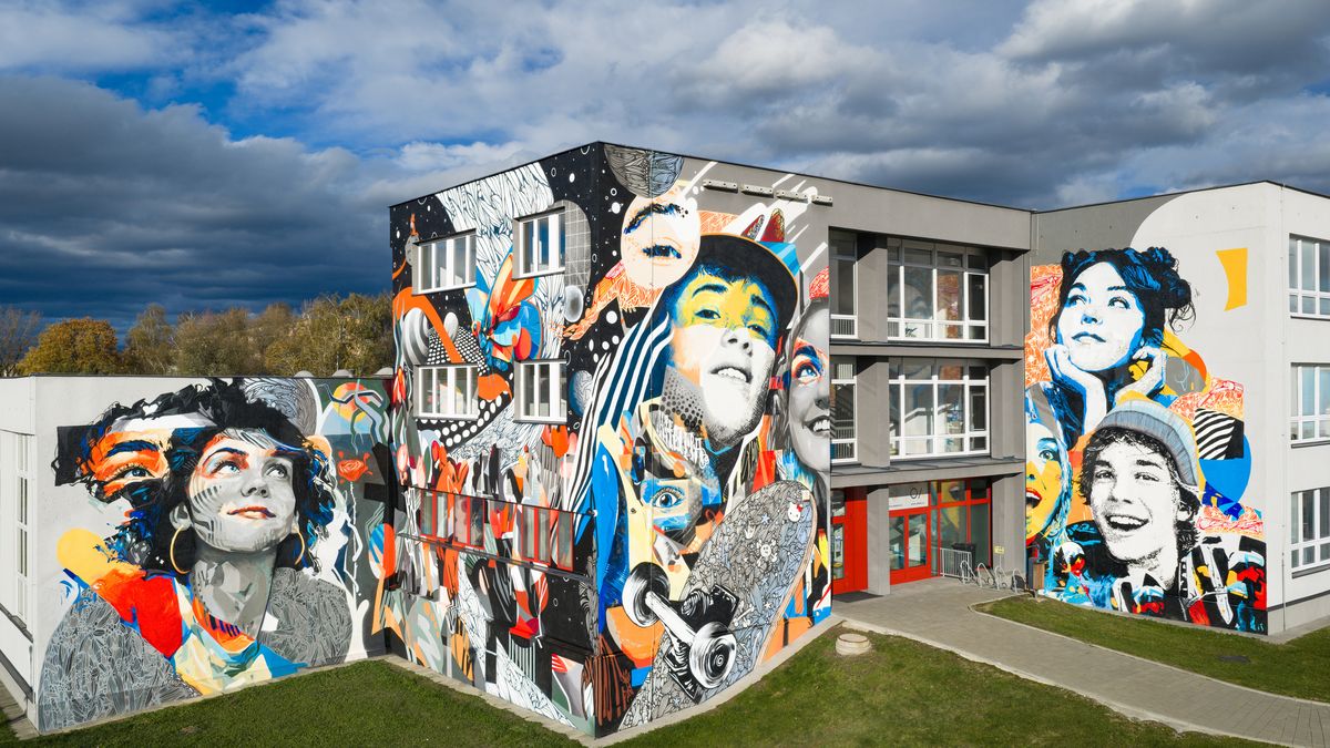 V Karviné vznikl obří mural. Je největší ve městě a oslavuje mládí, radost ze života a sport